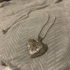 Sterling silver Balinese heart pendant w/chain